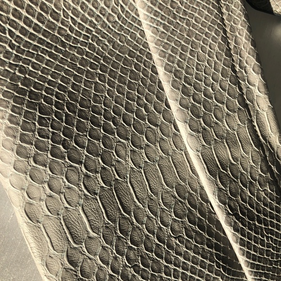 Christian Siriano- clutch / over shoulder purse - Picture 4 of 9